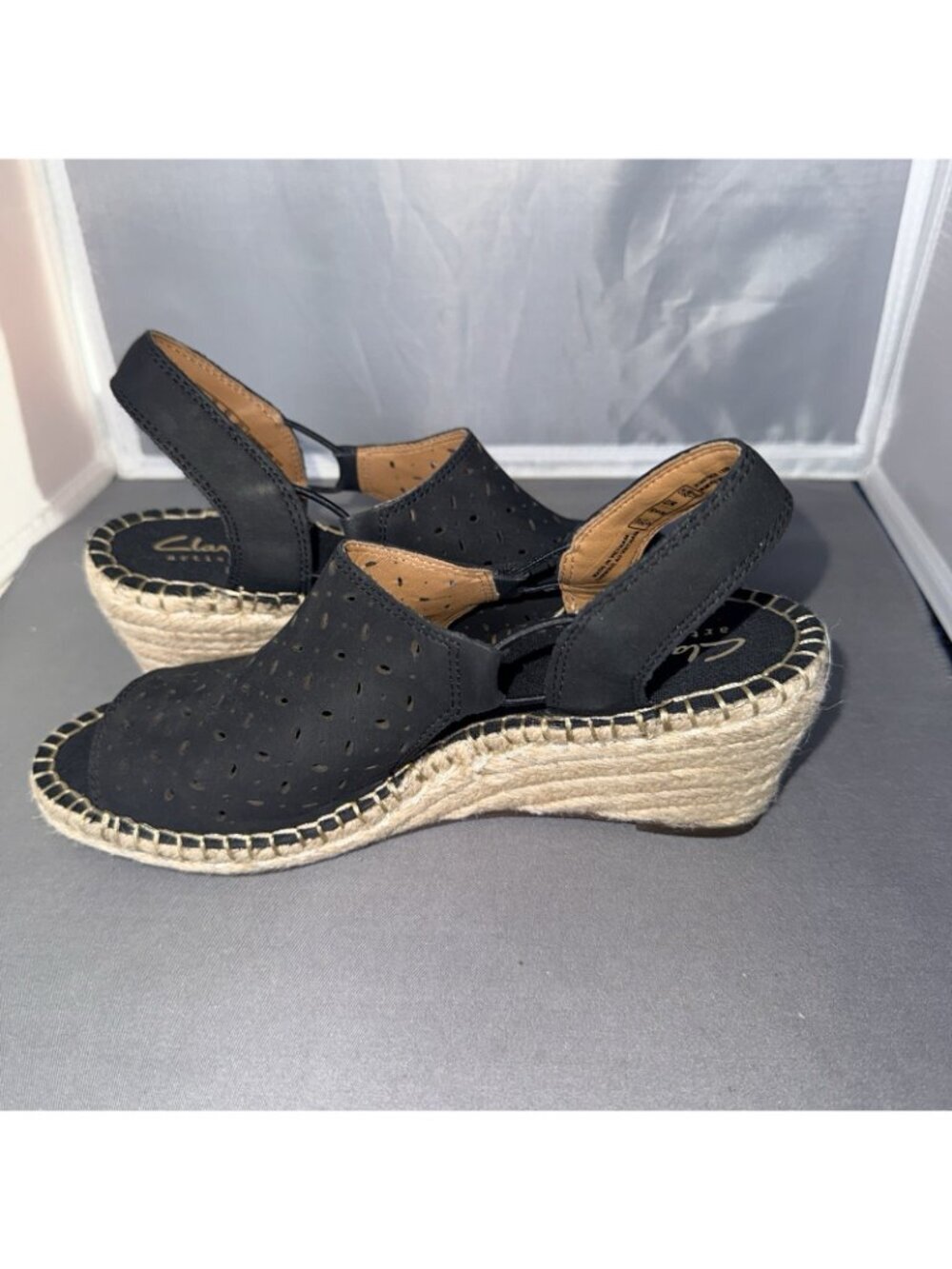Clarks Artisan Petrina Selma Black Perforated Espadrille Wedge Sandals Size 6 - Picture 3 of 6